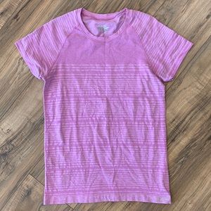 Saucony dash seamless short sleeve orchid size m